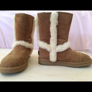 UGG CHE Carter Boots💗